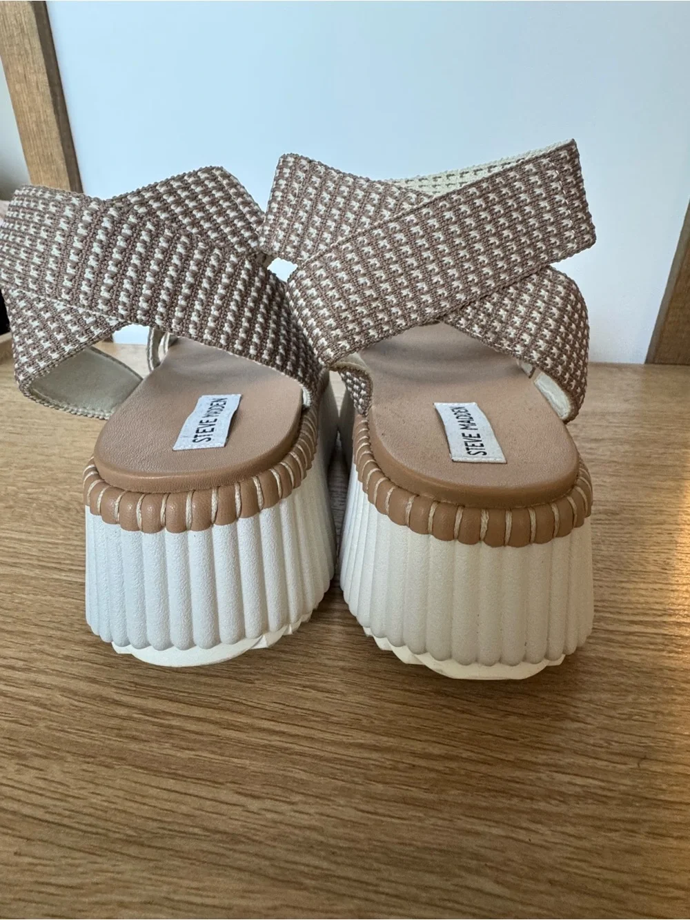 Steve Madden Taupe and Cream Woven Platform Sandal Size 8